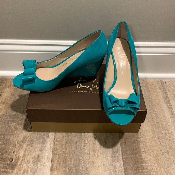 Franco Sarto Shoes - Franco Santo Suede Turquoise upper with Patent Leather heels size 10.5